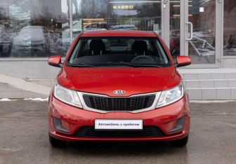 Подержанный автомобиль Kia Rio Sedan 2012 года (2 фото)