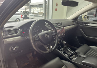 Подержанный автомобиль Skoda Superb Liftback 2018 года (12 фото)
