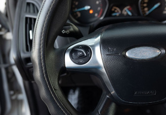 Подержанный автомобиль Ford Focus Sedan 2012 года (12 фото)