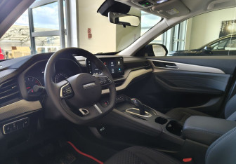 Подержанный автомобиль Haval F7 2023 года (7 фото)