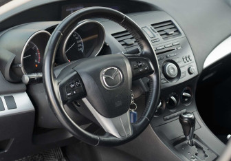 Подержанный автомобиль Mazda 3 Sedan 2013 года (11 фото)