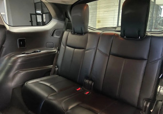 Подержанный автомобиль Nissan Pathfinder 2014 года (18 фото)