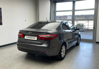 Подержанный автомобиль Kia Rio Hatchback 2012 года (5 фото)