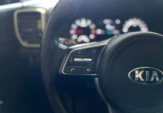 Подержанный автомобиль Kia Sportage 2021 года (17 фото)