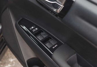 Подержанный автомобиль Toyota Corolla Wagon 2015 года (16 фото)