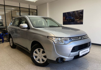 Подержанный автомобиль Mitsubishi Outlander 2013 года (4 фото)