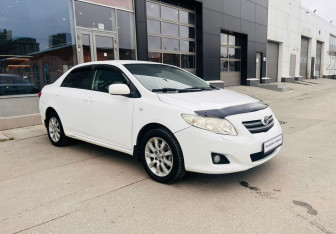 Подержанный автомобиль Toyota Corolla Sedan 2009 года (3 фото)