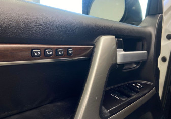 Подержанный автомобиль Toyota Land Cruiser Suv 2017 года (13 фото)
