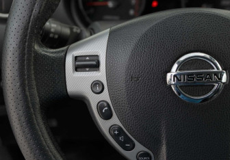 Подержанный автомобиль Nissan Qashqai 2007 года (12 фото)