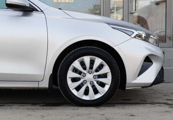 Подержанный автомобиль Kia Cerato Sedan 2021 года (9 фото)
