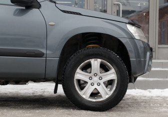 Подержанный автомобиль Suzuki Grand Vitara 2007 года (9 фото)