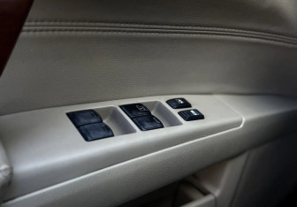 Подержанный автомобиль Nissan Teana 2006 года (14 фото)
