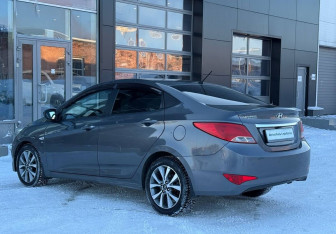 Подержанный автомобиль Hyundai Solaris Sedan 2014 года (3 фото)