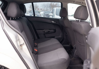 Подержанный автомобиль Opel Astra Sedan 2007 года (19 фото)