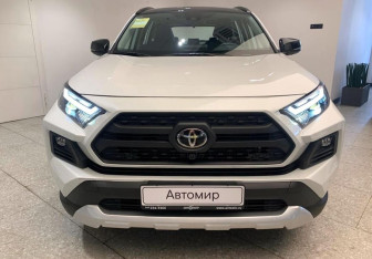 Новый Toyota RAV4 2025 (2 фото)