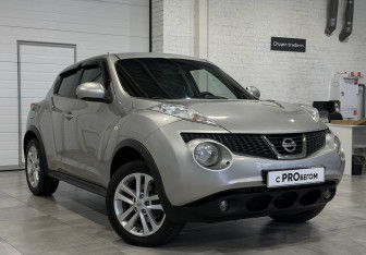 Подержанный автомобиль Nissan Juke 2012 года (3 фото)