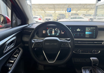 Подержанный автомобиль BAIC U5 Plus 2023 года (8 фото)