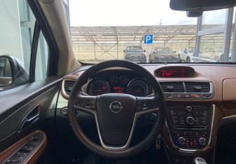 Подержанный автомобиль Opel Mokka 2013 года (13 фото)