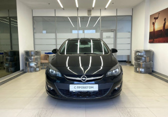 Подержанный автомобиль Opel Astra Hatchback 2014 года (3 фото)