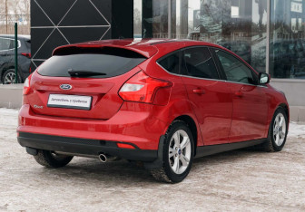 Подержанный автомобиль Ford Focus Hatchback 2012 года (5 фото)