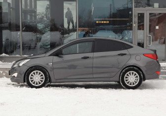 Подержанный автомобиль Hyundai Solaris Sedan 2014 года (8 фото)