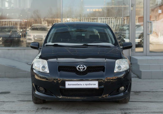 Подержанный автомобиль Toyota Auris Hatchback 2009 года (2 фото)
