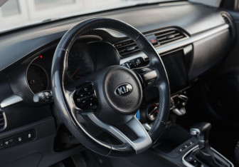 Подержанный автомобиль Kia Rio Hatchback 2018 года (11 фото)