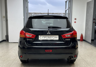 Подержанный автомобиль Mitsubishi ASX 2013 года (5 фото)