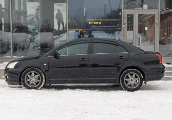Подержанный автомобиль Toyota Avensis Sedan 2005 года (8 фото)