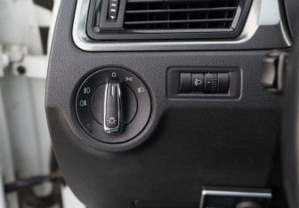 Подержанный автомобиль Skoda Rapid Wagon 2014 года (17 фото)