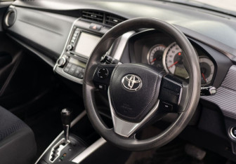 Подержанный автомобиль Toyota Corolla Wagon 2012 года (11 фото)