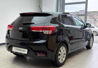Подержанный автомобиль Kia Rio Hatchback 2015 года (6 фото)
