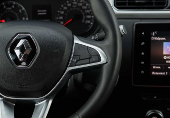 Подержанный автомобиль Renault Arkana 2021 года (12 фото)