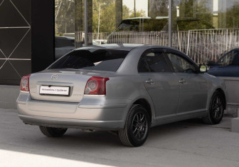 Подержанный автомобиль Toyota Avensis Sedan 2007 года (5 фото)