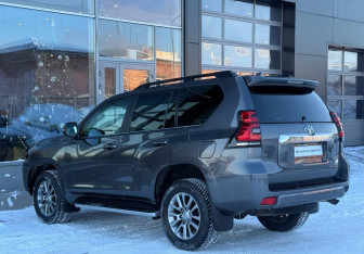Подержанный автомобиль Toyota Land Cruiser Prado 2018 года (3 фото)