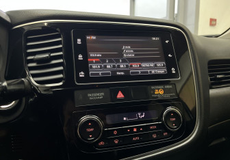 Подержанный автомобиль Mitsubishi Outlander 2018 года (13 фото)