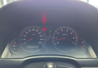 Подержанный автомобиль Toyota Land Cruiser Prado 2006 года (10 фото)