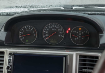 Подержанный автомобиль Nissan X-Trail 2003 года (12 фото)