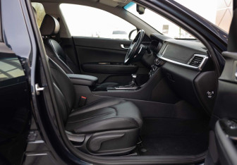 Подержанный автомобиль Kia Optima Sedan 2019 года (20 фото)