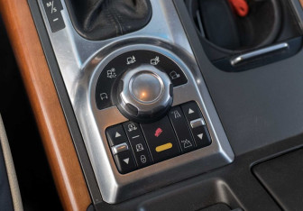 Подержанный автомобиль Land Rover Range Rover 2009 года (16 фото)