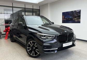 Подержанный автомобиль BMW X5 2019 года (3 фото)