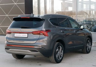 Подержанный автомобиль Hyundai Santa Fe 2021 года (5 фото)