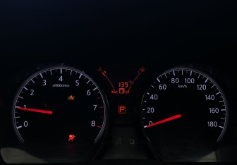 Подержанный автомобиль Nissan Note 2015 года (13 фото)