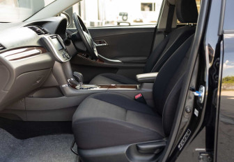 Подержанный автомобиль Toyota Allion 2016 года (19 фото)