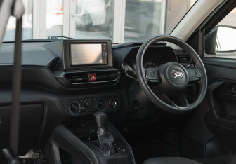 Подержанный автомобиль Daihatsu Rocky 2021 года (10 фото)