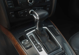 Подержанный автомобиль Audi A4 Sedan 2014 года (16 фото)