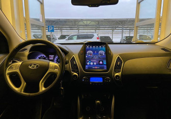 Подержанный автомобиль Hyundai ix35 2011 года (8 фото)