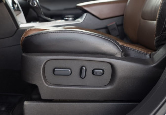 Подержанный автомобиль Ford Explorer 2012 года (20 фото)