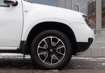 Подержанный автомобиль Renault Duster 2020 года (9 фото)