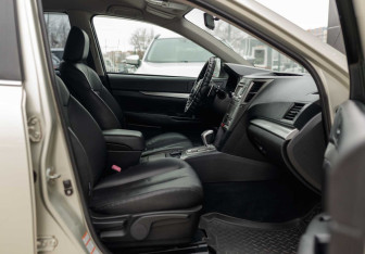 Подержанный автомобиль Subaru Outback Wagon 2010 года (22 фото)